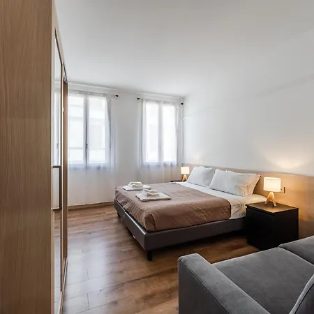 Apartment Hoomee Piazza Erbe